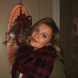 Meet your Posher, Abigail